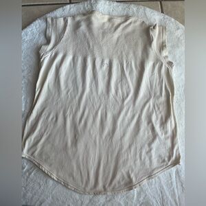 Varley Cream Tee Top Casual Style